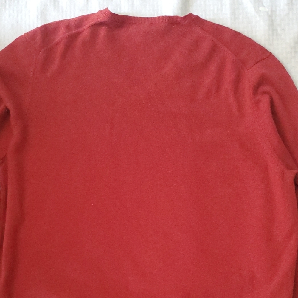 Brooks Brothers Men's V-Neck Sweater in Vibrant Burgundy 100% Cashmere - Picture 7 of 10